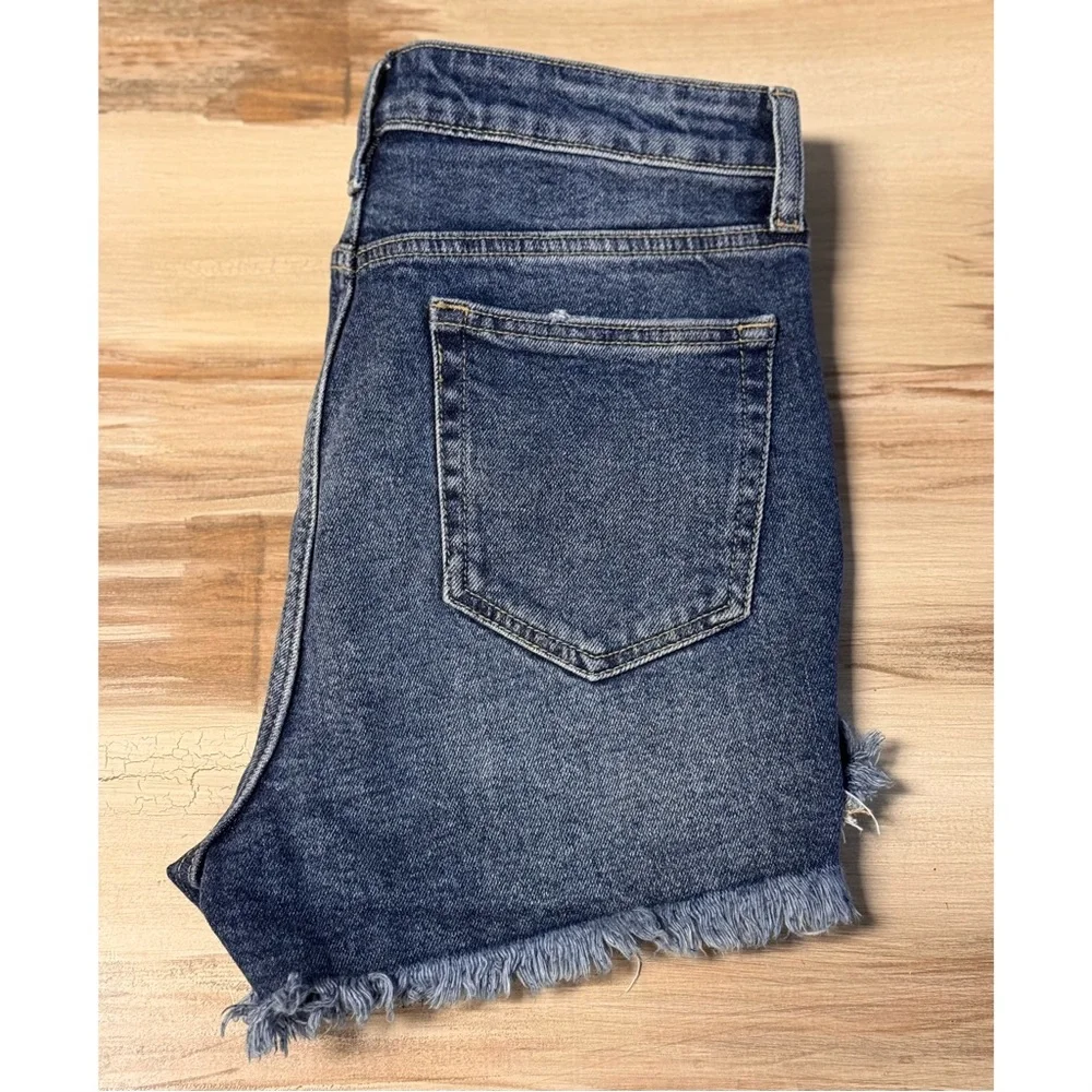 NWT Windsor Distressed High Rise Denim Jean Shorts Blue Size M